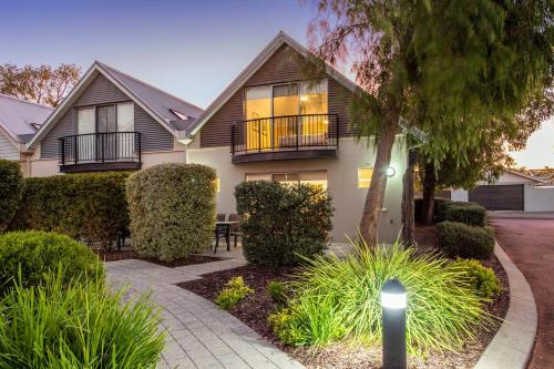 Broadwater Villa | Seventy at Cape View Resort