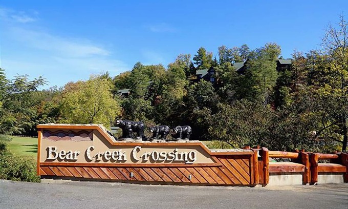 Sevierville Cabina | Sevierville - The Palace at Bear Creek - 15 Bedrooms - Sleeps 43