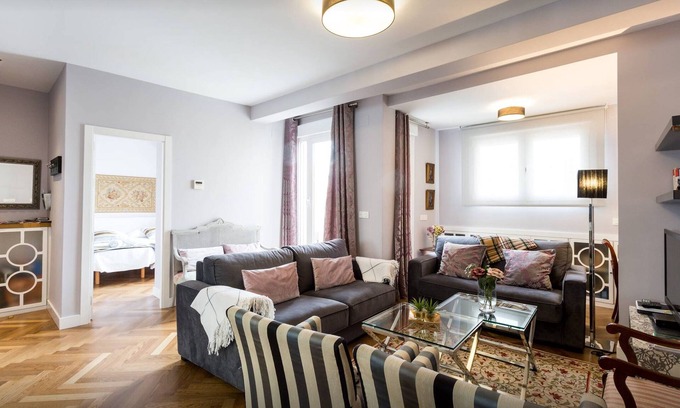 Santa Catalina Apartamento | Luxurious and bright flat in Historic Center 130m2, 3 bedrooms + sunny terrace.