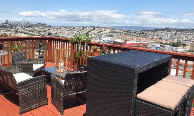 Visitacion Valley Casa | SF Home with SPECTACULAR VIEW- Minutes to downtown