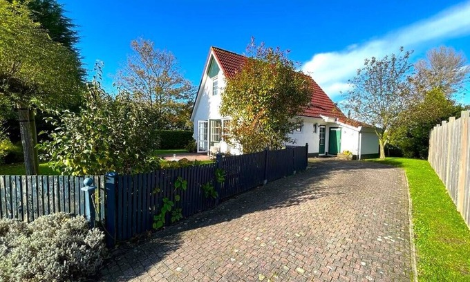 Kortgene Casa | Sfeervolle Vakantiewoning met 3 Slaapkamers Nabij Veerse Meer en Noordzeestrand