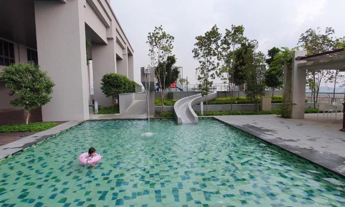 Seri Kembangan Apartamento | SFERA ATMOSPHERE MAEPS Serdang Free WiFi Netflix Sky Garden Infinity Pool Facing Putrajaya