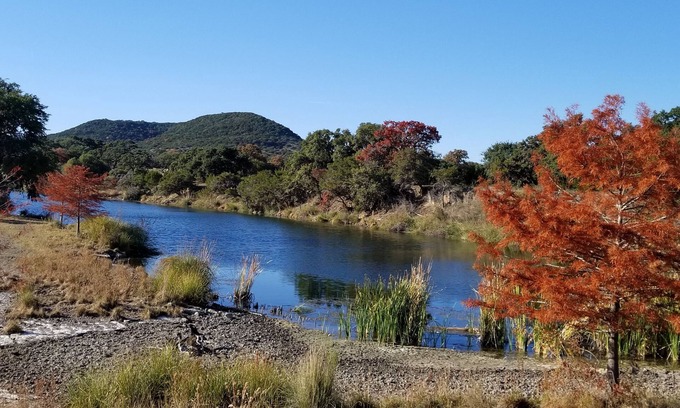 Tarpley Casa | Shadow Dance Ranch - Private Hill Country Escape para familias o parejas