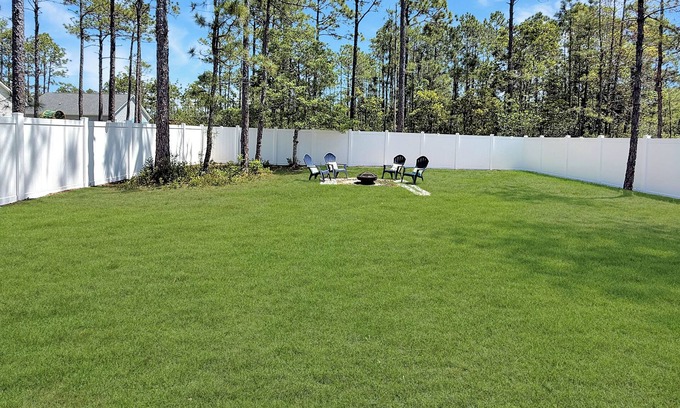 Boiling Spring Lakes Casa | Shadow Lakes Retreat ~Golfing, Beaches, 10 Min to OKI, Southport Ferry