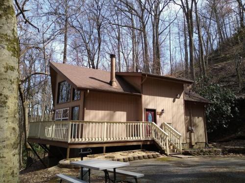 Chalet Village Chalet De Esquí | Shady Woods Retreat 3BR Chalet