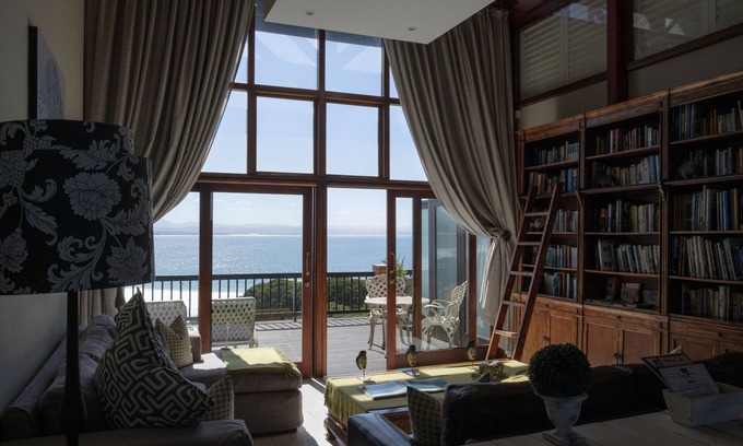 Jeffreys Bay Casa | Shaloha Guesthouse on Supertubes