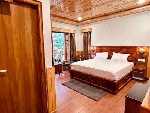 Shimla Hotel | Shalom Hillcrest Inn