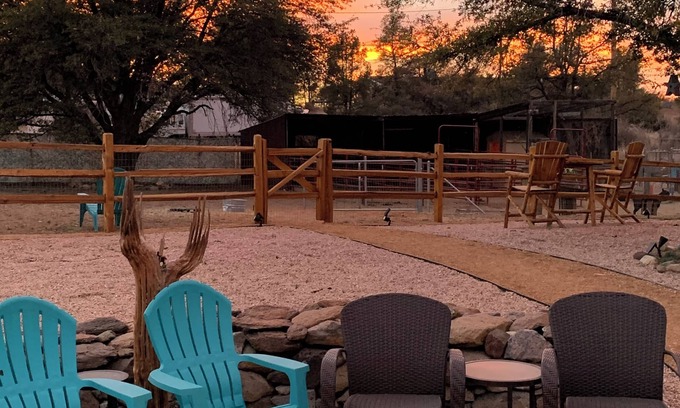 Williamson Casa | Shanti Ranchette - Bring the Horses and the Family!