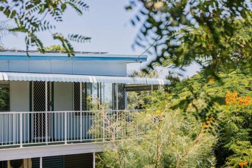 Yamba Casa | Sharon - Pet Friendly Beach Cottage in Town
