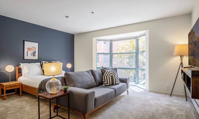 South Beach Apartamento | Sharp South Beach Studio w/ 3 Pools + Sauna near SF Bay by Blueground