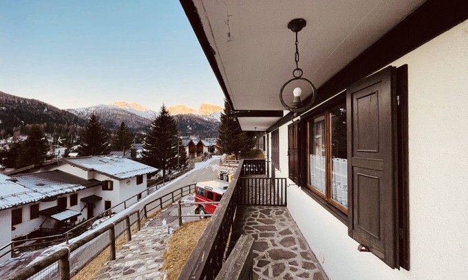 San Martino di Castrozza Cabina | Shastala Dolomites Ski Lodge