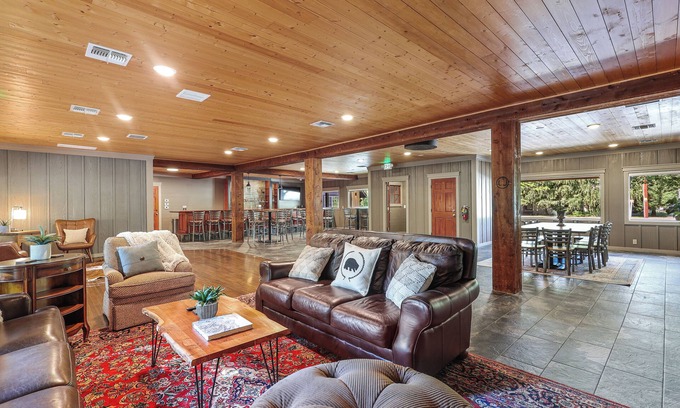 McCloud Cabina | Shasta View Lodge - Cedar Cabin