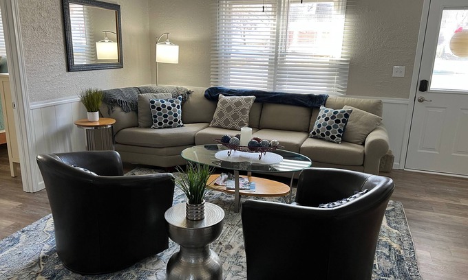 Shawnee Casa | Shawnee Bungalow - Tranquil 1 King, 1 Queen
