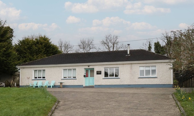 Carrick-on-Shannon Casa | SHEEMORE VIEW, pet friendly in Leitrim, County Leitrim