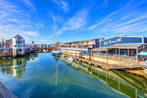 Waterfront Apartamento | Sheer Nest