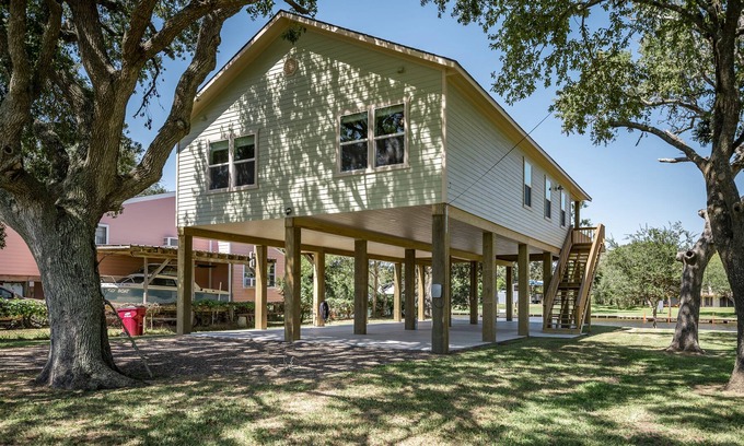 Cedar Lane Casa | Sheets’ Creek: Brand new construction on Caney Creek