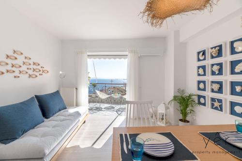 Peiraiki Apartamento | Shell-Charm w/Sea View & Parking