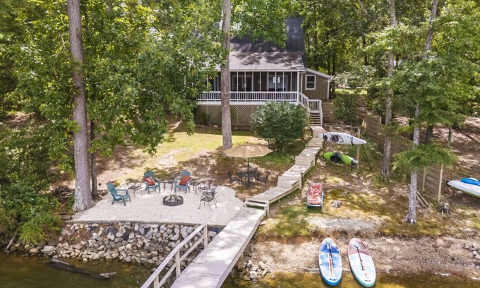 Leesville Casa | Shellcracker - Dock, SUPs, Firepit, Games and more