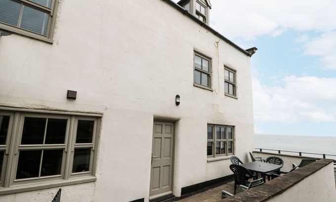 Sandsend Casa | SHELSTONE, family friendly, country holiday cottage in Whitby