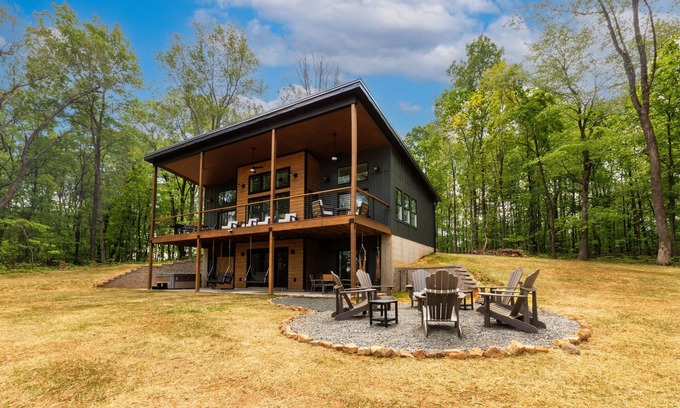Stanardsville Casa | Shenandoah Luxury Mountain Stay