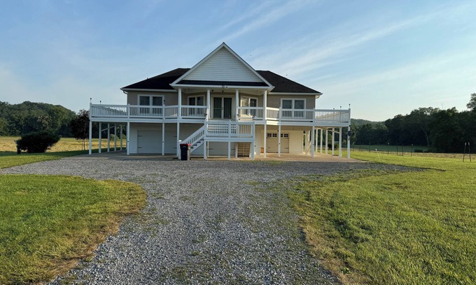 Strasburg Casa | Shenandoah River-hiking, fishing, wineries, breweries & more