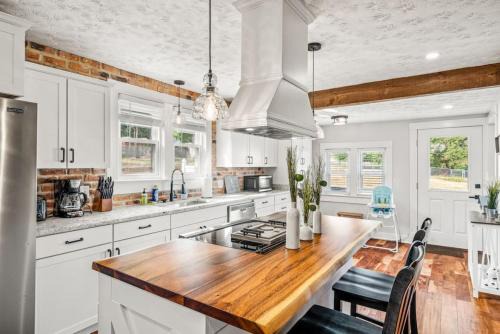 Shenandoah Casa | Shenandoah Serenity - Modern Farmhouse Retreat