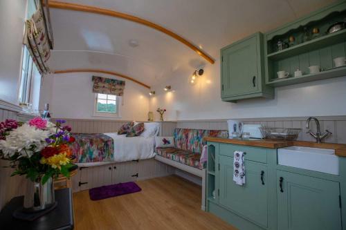 Enniskillen Casa | Shepherd Hut Bird Enniskillen, Fermanagh
