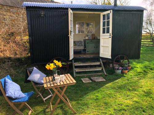 Crawcrook Casa | shepherd hut glamping in Northumberland