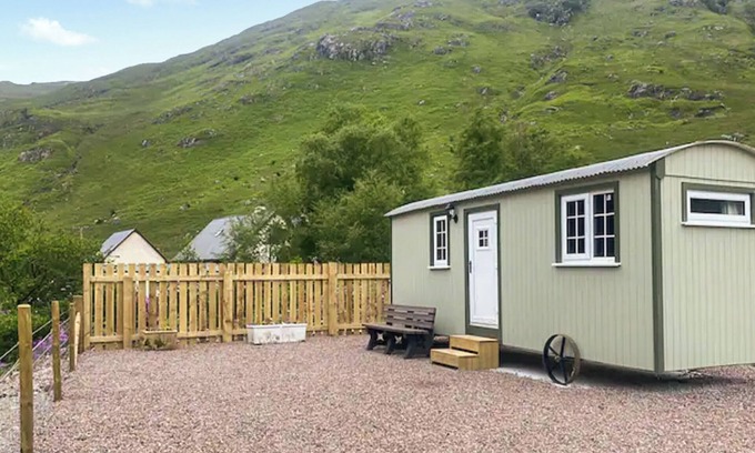 West Laroch Cabaña | Shepherds Cabin - UK48225