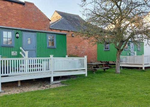 Wigton Casa | Shepherds Hut, Ryans Retreat, Bowness-on-Solway