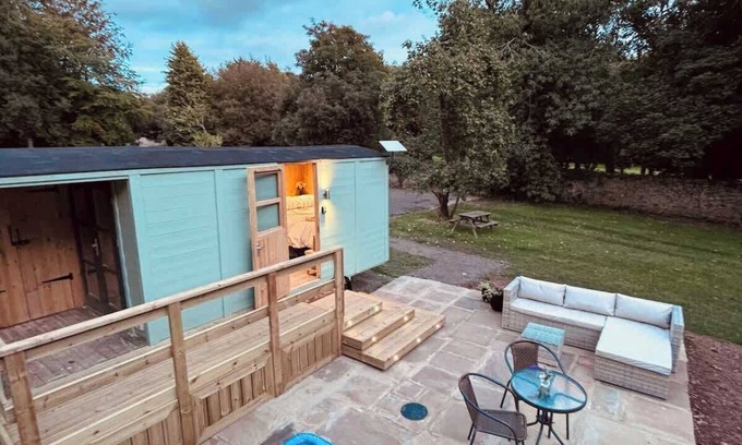 Milford Haven Apartamento | Shepherds Hut with Hot Tub