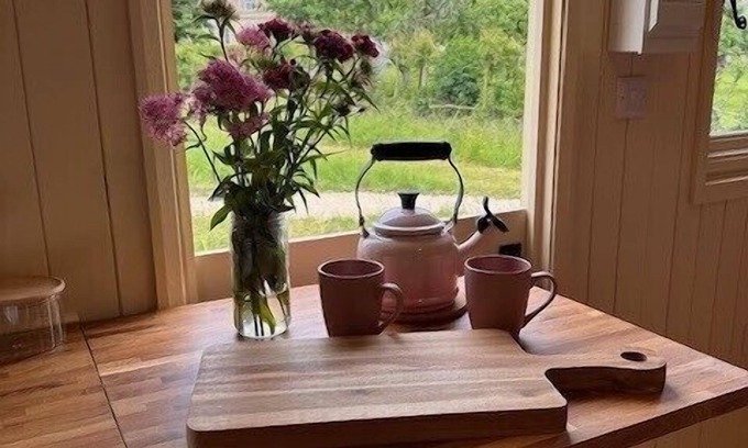 Brackley Cabina | ShepherdsHut-Cotswolds-PetFriendly-WoodBurner