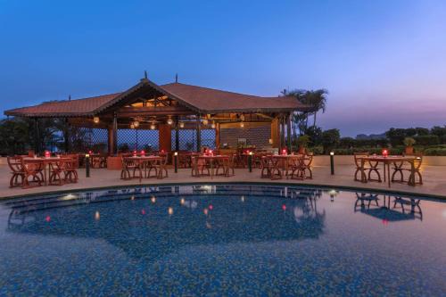 Pune Hotel | Sheraton Grand Pune Bund Garden Hotel