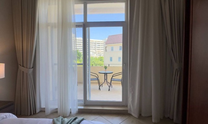 Motor City Apartamento | Sherlock House: Modern 1BR and Peaceful Escape