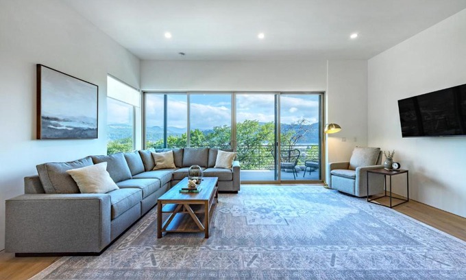 Hood River Casa | Sherman Retreat townhouse