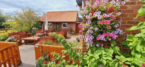 Boston Casa | Sherwood Studio Annexe 1 Bedroom Entire Property