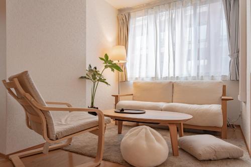 Chinatown Apartamento | SHIKA HOME 横浜中華街-高級ファミリー向けワイドキングベットホームシアター駅徒歩4分 長期滞在者向け定期清掃サービス Luxury Family Room with Home Theater 2m Large Bed 4min to Station