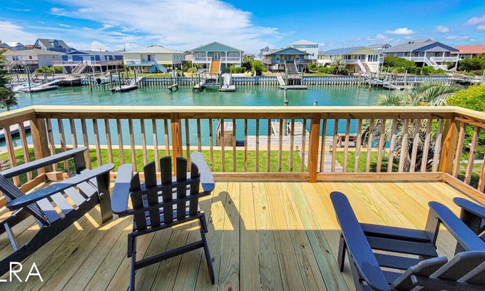 Topsail Beach Cabaña | Margaritaville - Encantadora cabaña, frente al canal, muelle, acceso al océano y al sonido
