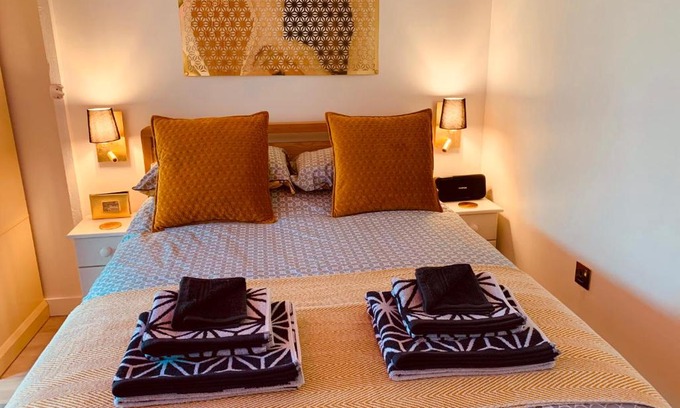 Redruth Chalet De Esquí | SHINE CHALET - UNIQUE & COMFORTABLE ACCOMMODATION