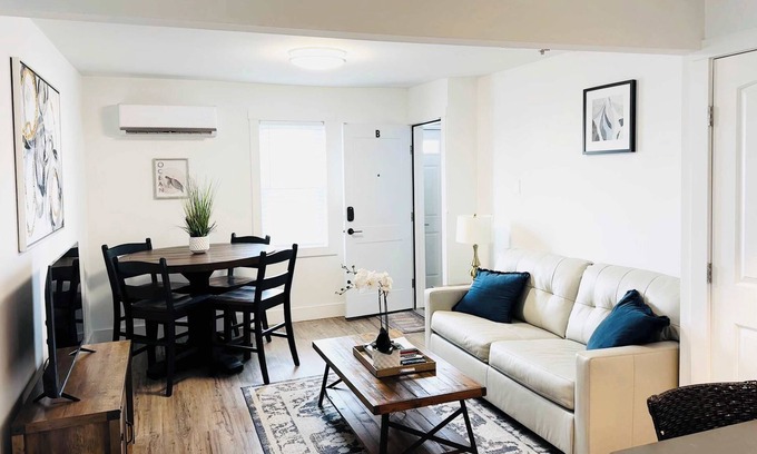 Ship Bottom Apartamento | Ship Bottom LBI Apt B- 1 Block from the beach