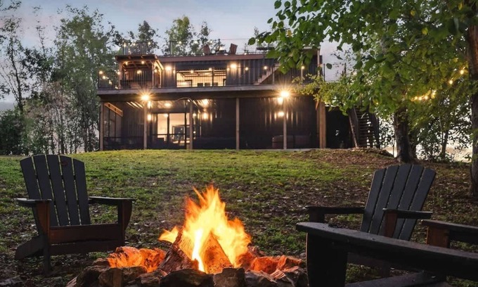 Baxter Casa | Shipping Container on Center Hill Lake!