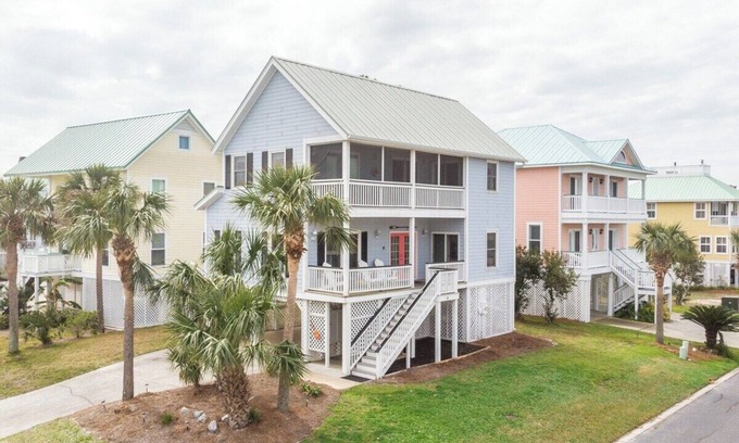 Oceanmarsh Subdivision Casa | Shipwatch Beach House - Ocean Views! Shared Pool!