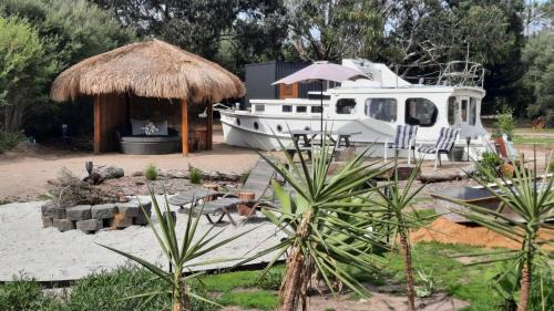 Fingal Cama Y Desayuno | Shipwrecked Oasis Ocean Bay Getaway PL