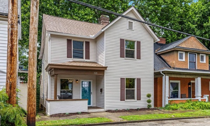 Frankfort Casa | Shire-Southern-Comfort quiet 3-bedroom house w/WiFi and AC in heart of downtown