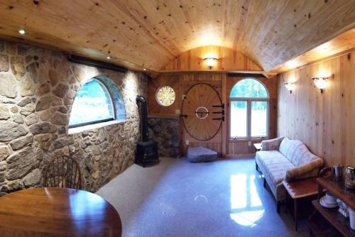 Stanardsville Casa | Shire Suite at White Lotus Eco Spa retreat