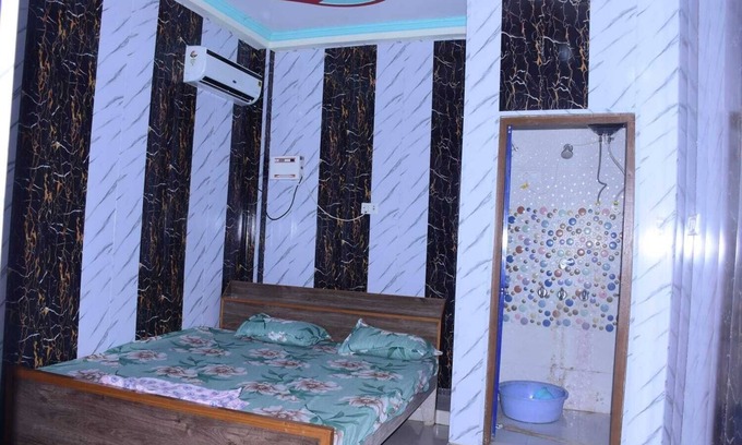Misrikh Casa | Shivdham Guest House