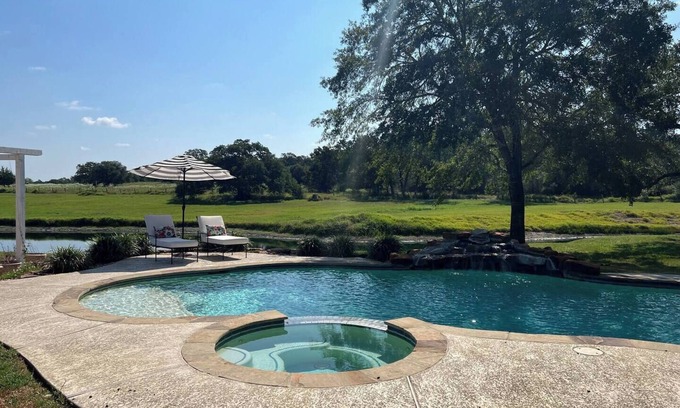Fayetteville Casa | Shop, Swim, & Soak in the Views | Sleeps 15 | St. Jerome House + Cottage