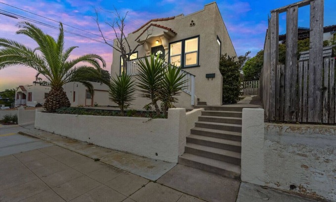 Point Loma Heights Casa | Shore Thing in San Diego.