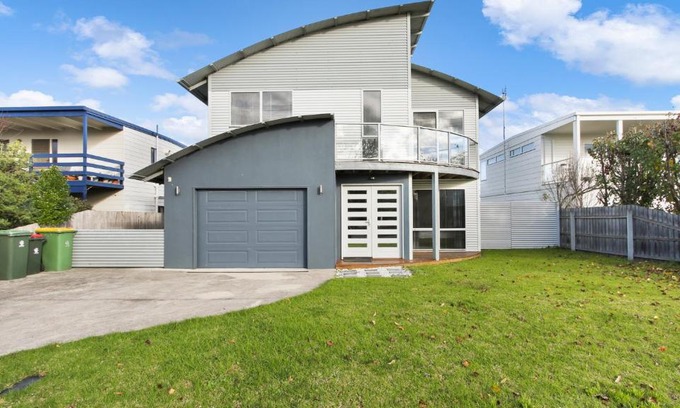 Lake Tyers Beach Casa | Shore Thing Upstairs