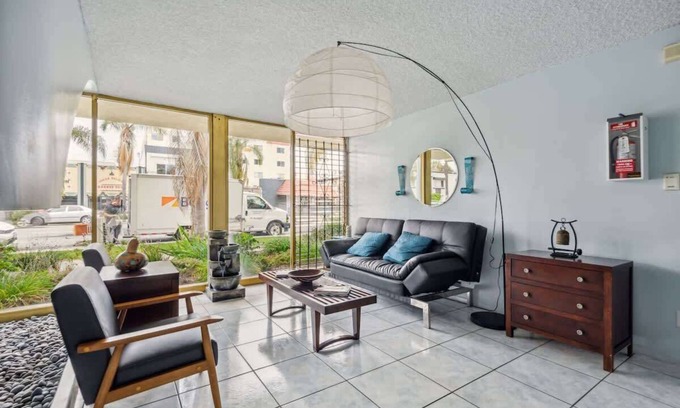 East Village Condominio | Shoreline Retreat Sum